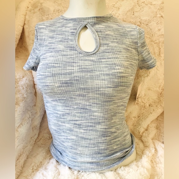NWT JUNIORS cut out short sleeve tee - Picture 1 of 5